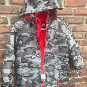 NWT Athletech Boys 8 Camouflage Winter Jacket with Red Interior
